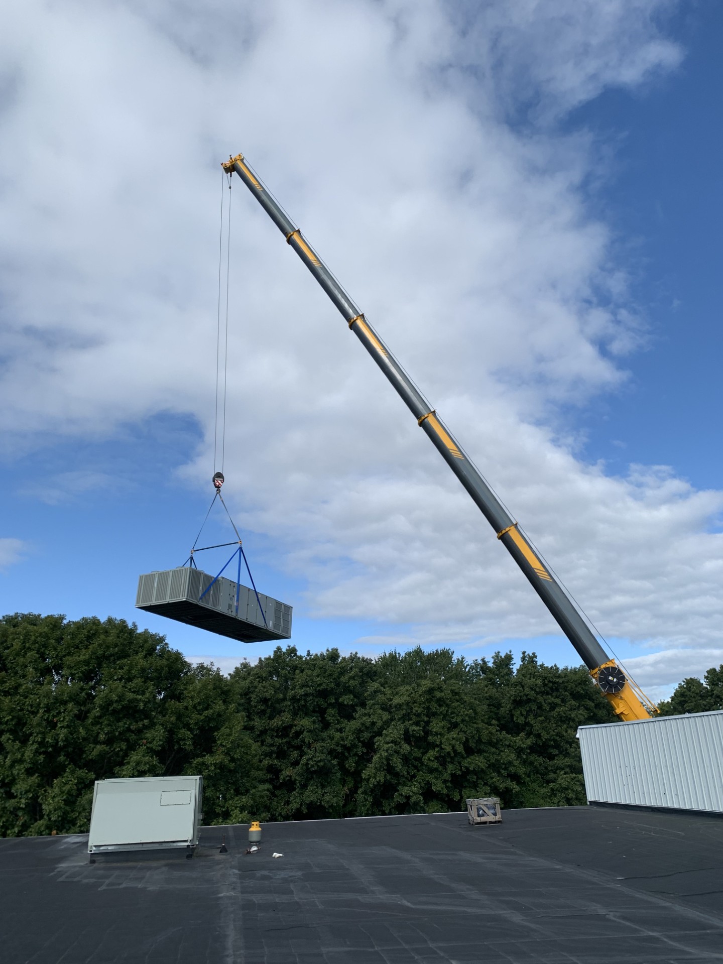 RTU crane lift